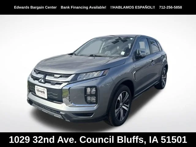 Used 2022 Gray Mitsubishi 2.0 SE image 3