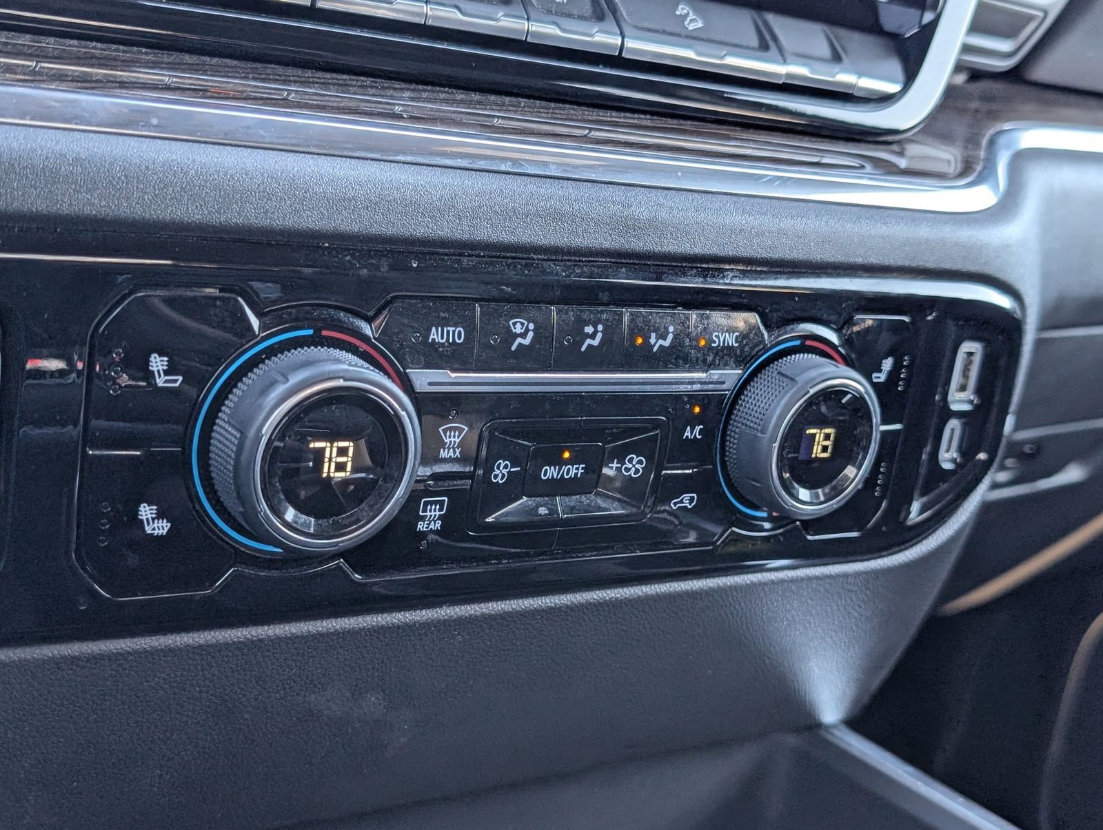 2024 Chevrolet Silverado 1500 LT Trail Boss - Photo 8