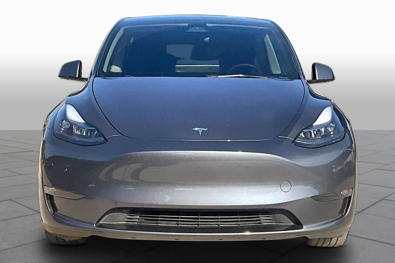 Used 2023 Midnight Silver Metallic Tesla Long Range image 3