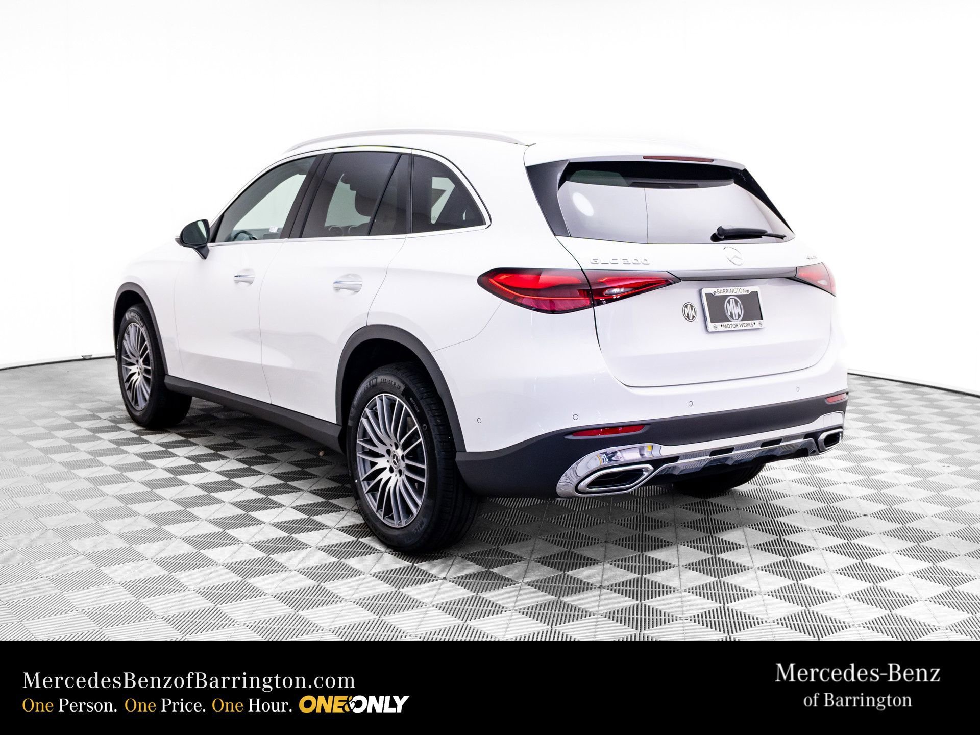 New 2026 Polar White Mercedes-Benz GLC 300 image 44