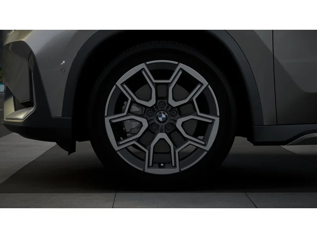 New 2027 Space Silver Metallic BMW  image 7