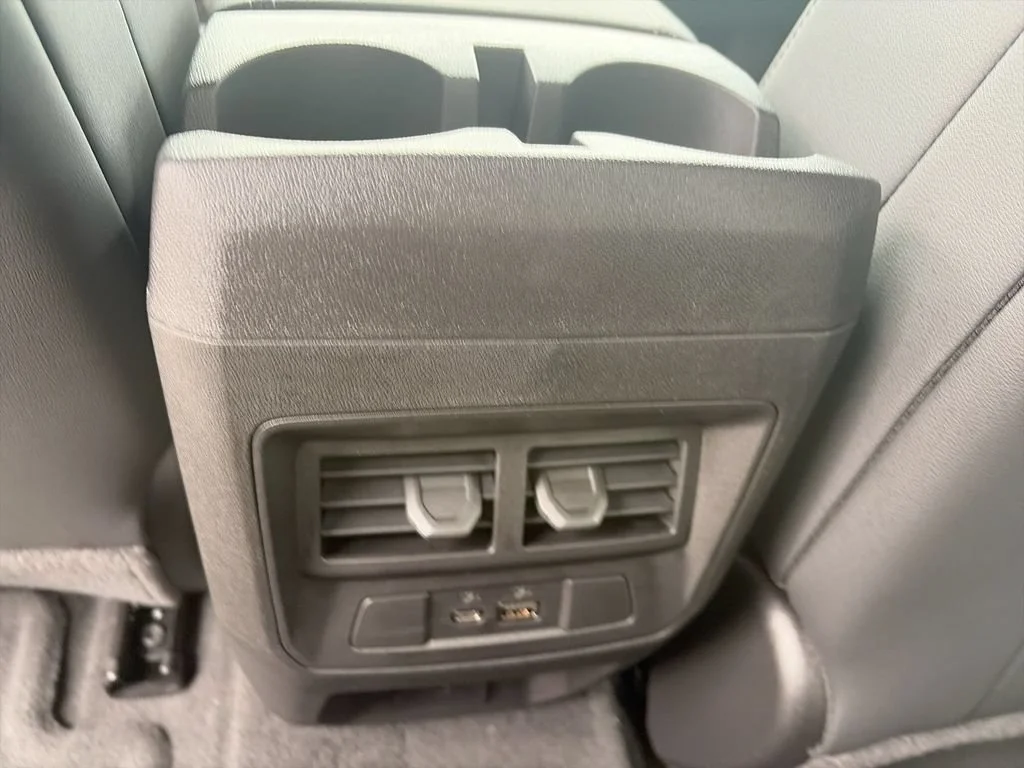 New 2026 Sterling Metallic GMC Elevation image 24
