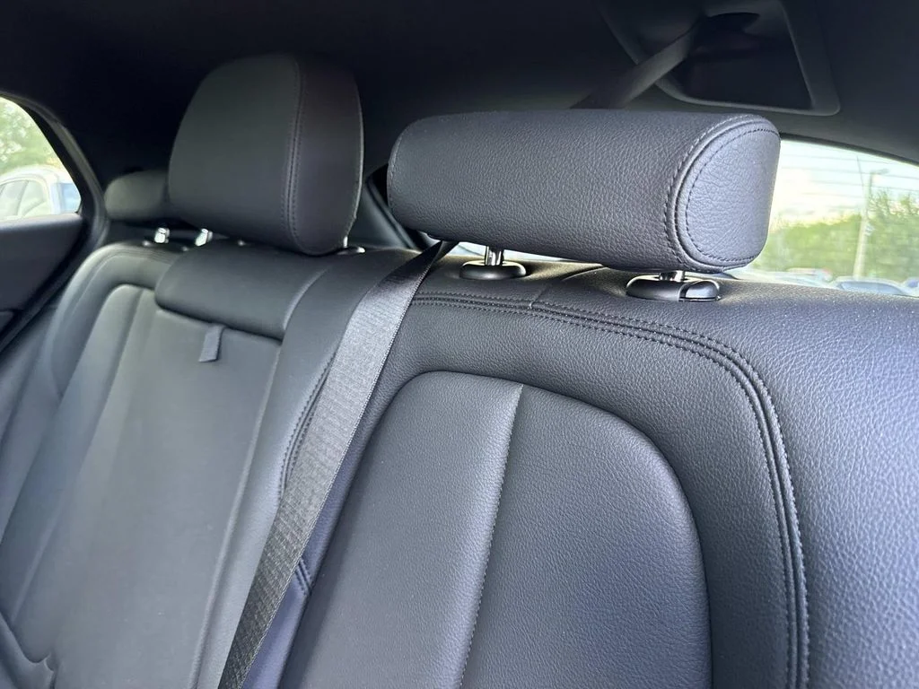 Used 2019 Black BMW sDrive28i image 15