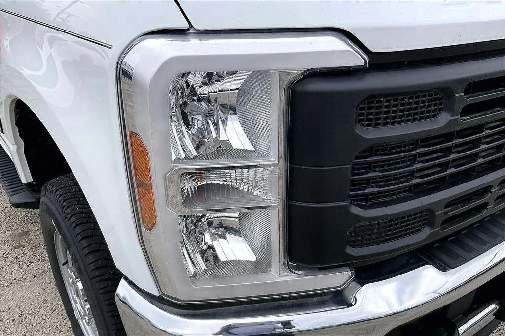 New 2026 Oxford White Ford F-250® XL image 26