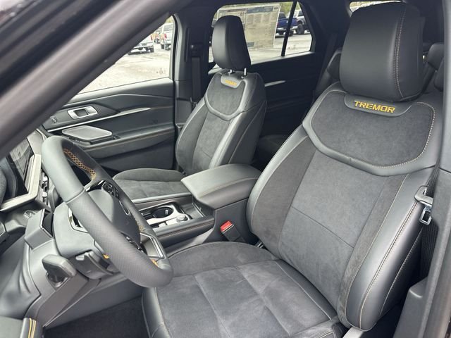 New 2026 Agate Black Metallic Ford Tremor® image 15