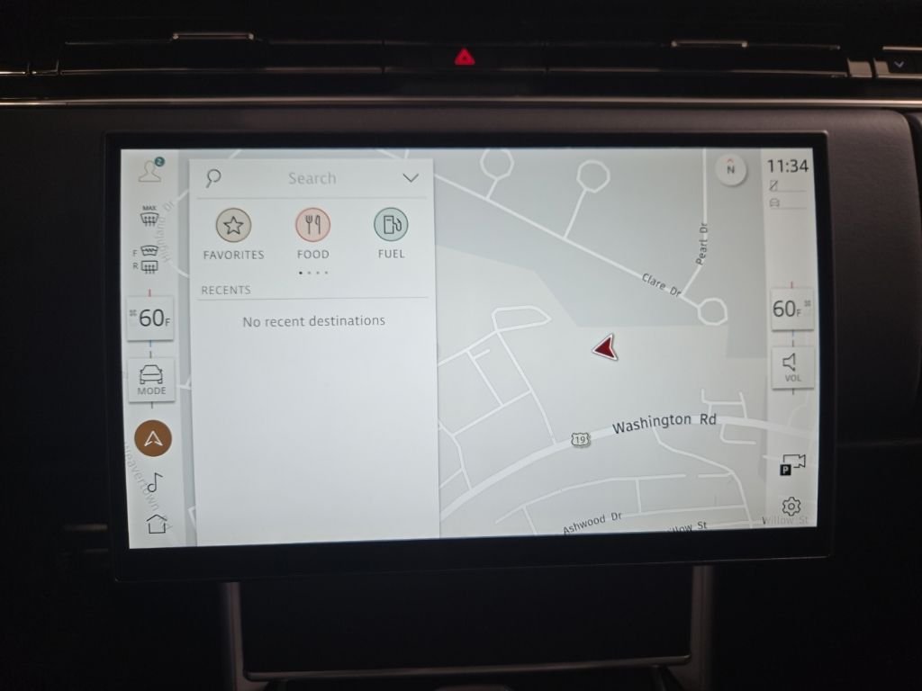 New 2026 Ostuni Pearl White Land Rover SE image 18