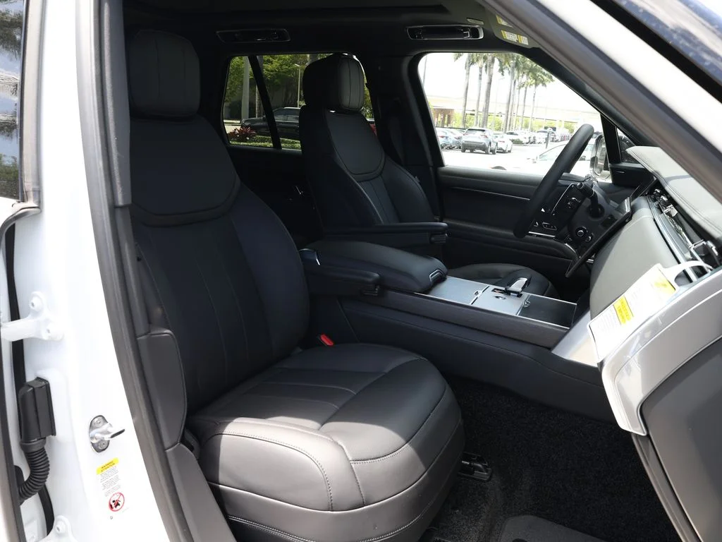 2025 Land Rover Range Rover SE - Photo 24