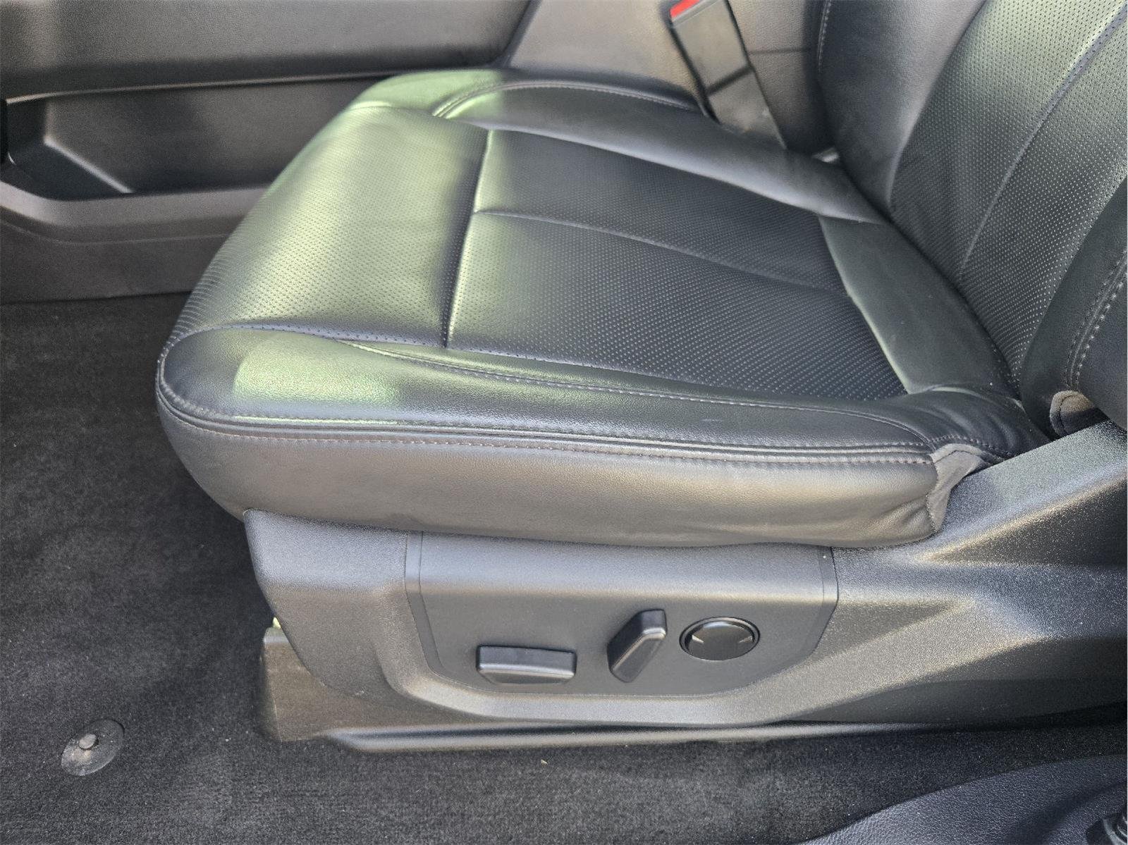 Used 2024 Iconic Silver Ford XLT image 22