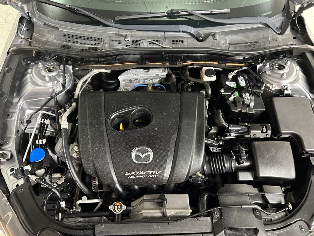 Used 2016 Silver Mazda i Sport image 21