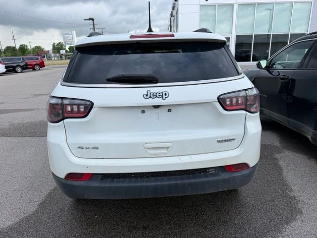 Used 2024 White Jeep Latitude image 9
