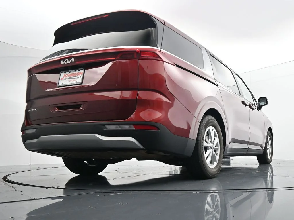 Used 2024 Red Kia LX image 39
