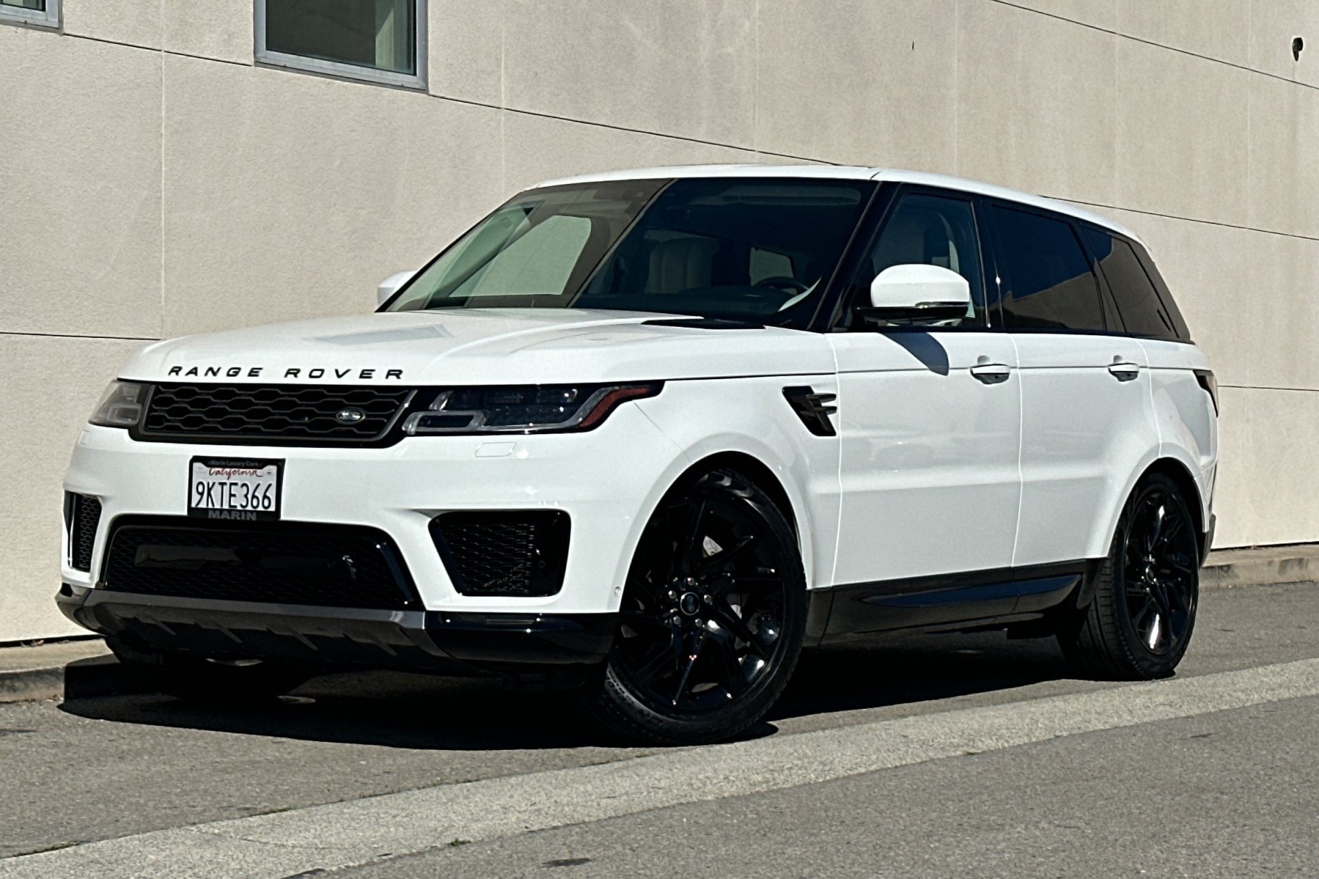 Used 2022 Fuji White Land Rover HSE Silver Edition image 1
