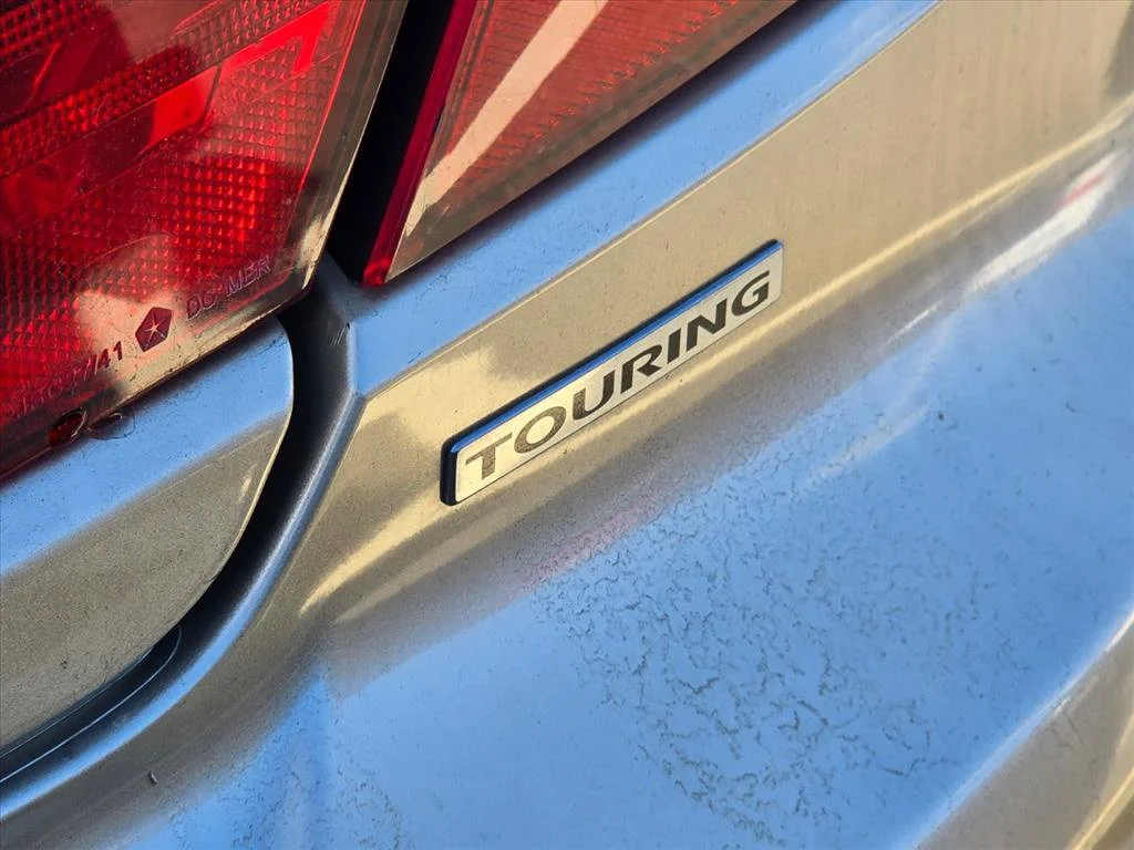 Used 2010 Gold Chrysler Touring image 13