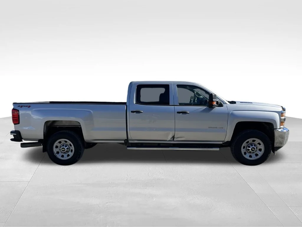 Used 2016 SILVER ICE METALLIC Chevrolet Work Truck image 4