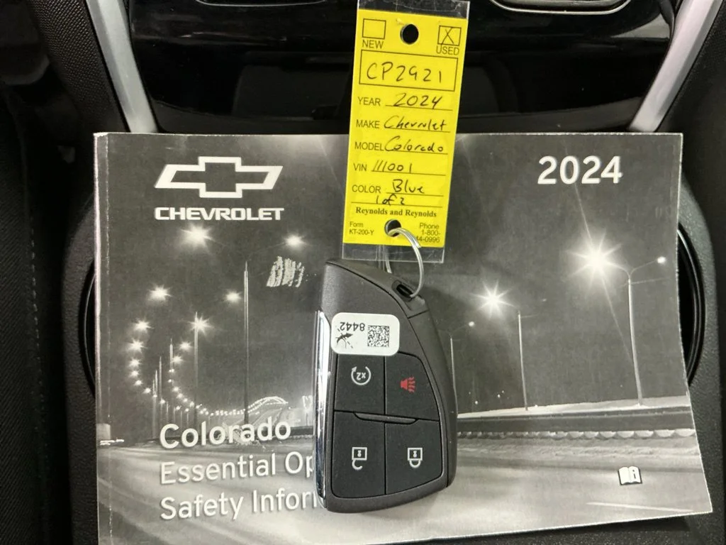 Used 2024 Glacier Blue Metallic Chevrolet LT image 27