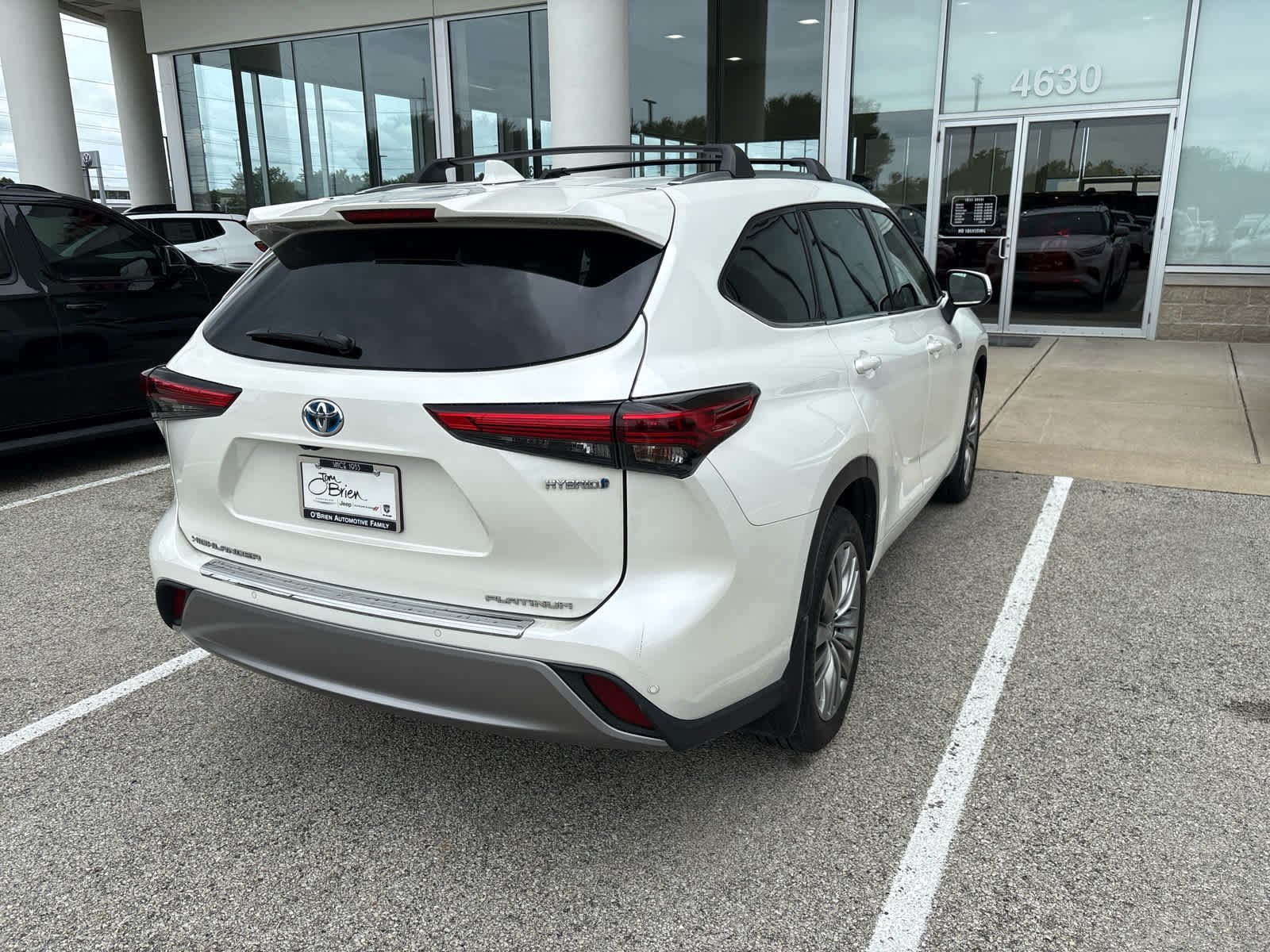 Used 2021 Blizzard Pearl Toyota Hybrid Platinum image 4