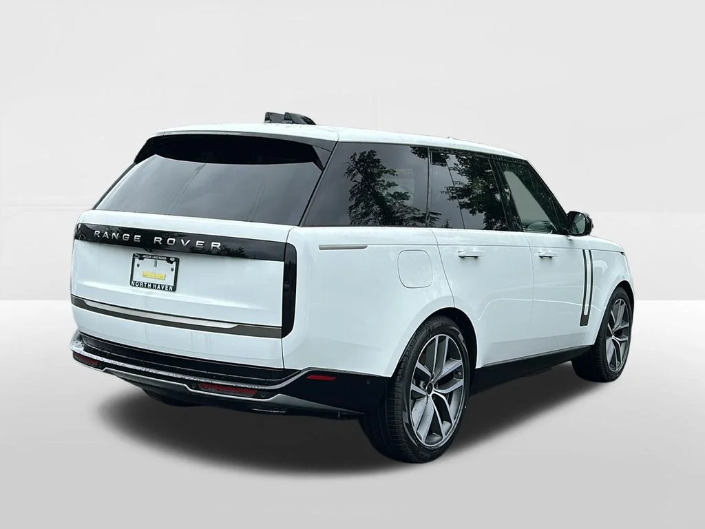 2026 Land Rover Range Rover SE - Photo 4