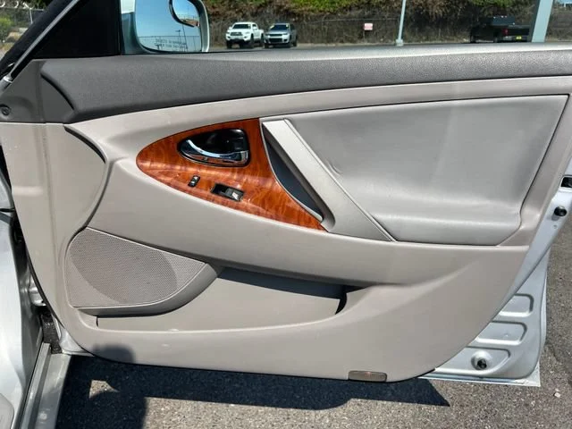 Used 2008 Classic Silver Metallic Toyota LE image 30