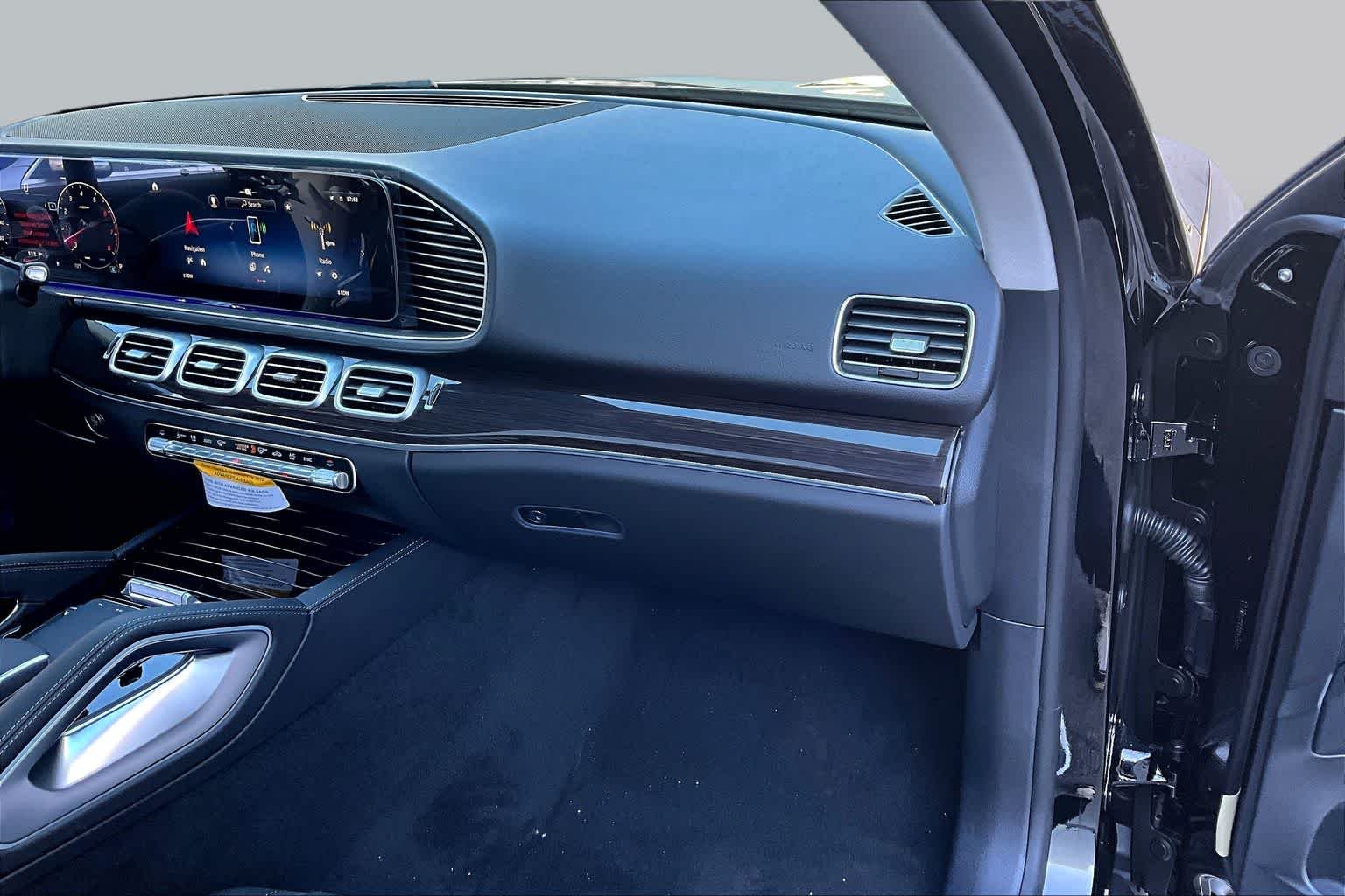 Used 2026 Obsidian Black Metallic Mercedes-Benz GLE 450 image 18