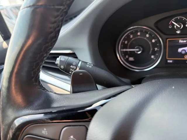Used 2023  Buick Essence image 32