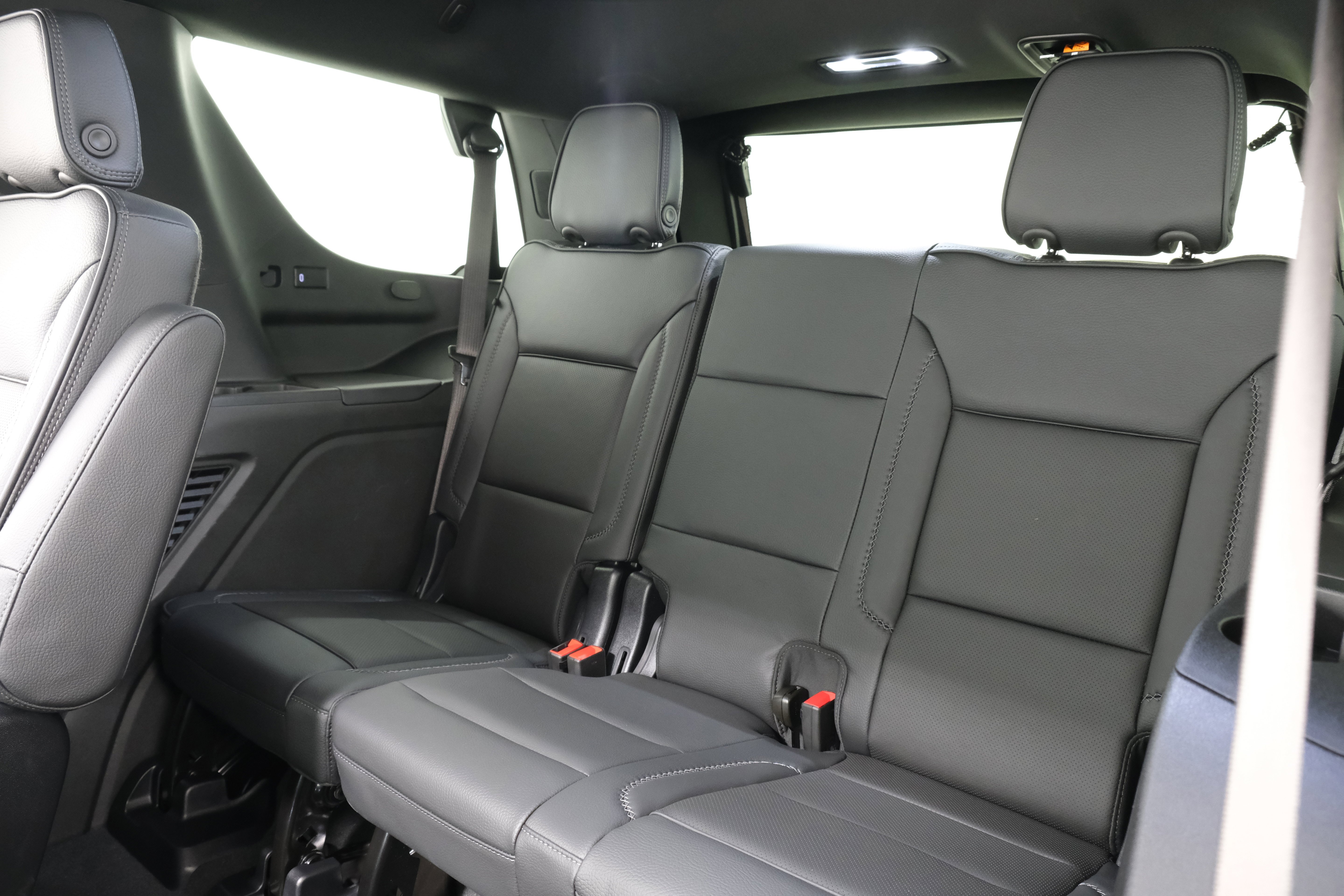 2024 GMC Yukon Denali - Photo 36