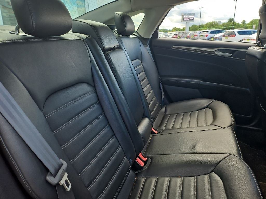 Used 2014  Ford SE image 20