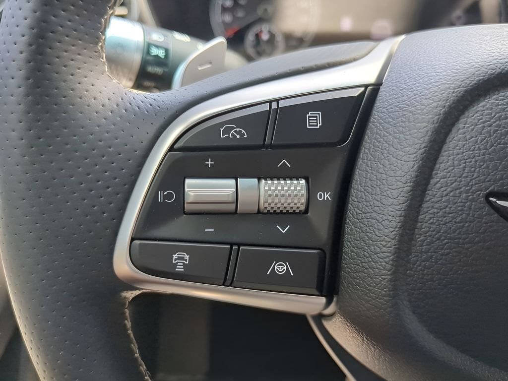 2026 GENESIS G70 Standard - Photo 21