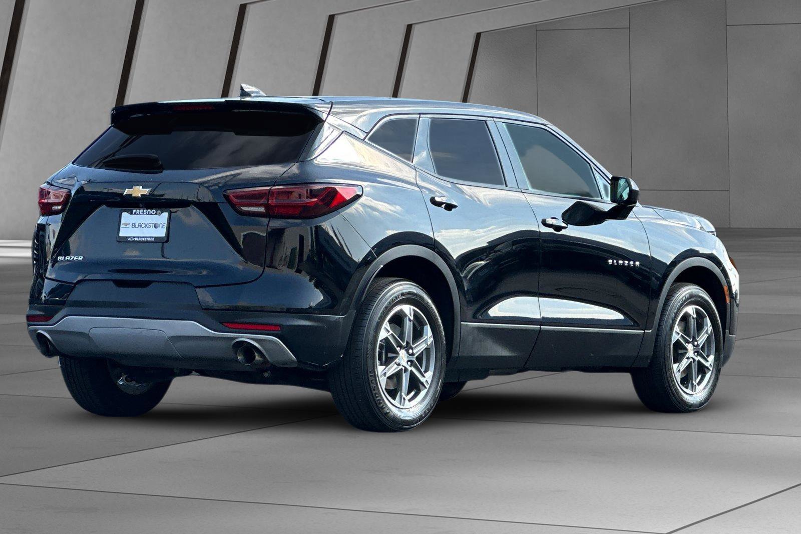 2023 Chevrolet Blazer 2LT photo 3