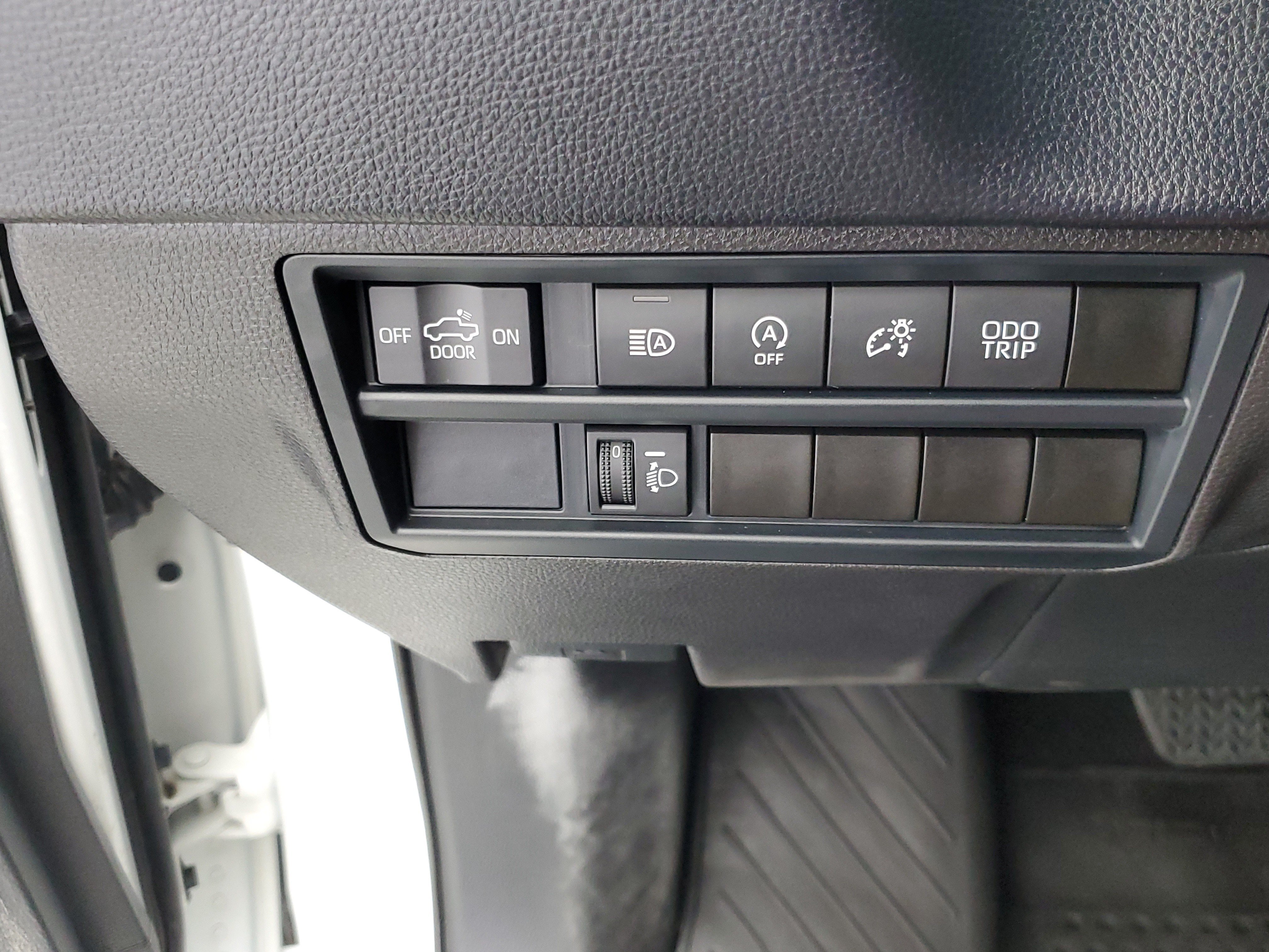 Used 2025 Ice Cap Toyota SR5 image 33