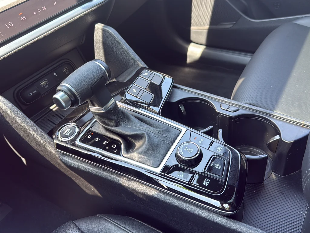 Certified Used 2024 Green Kia X-Line image 22