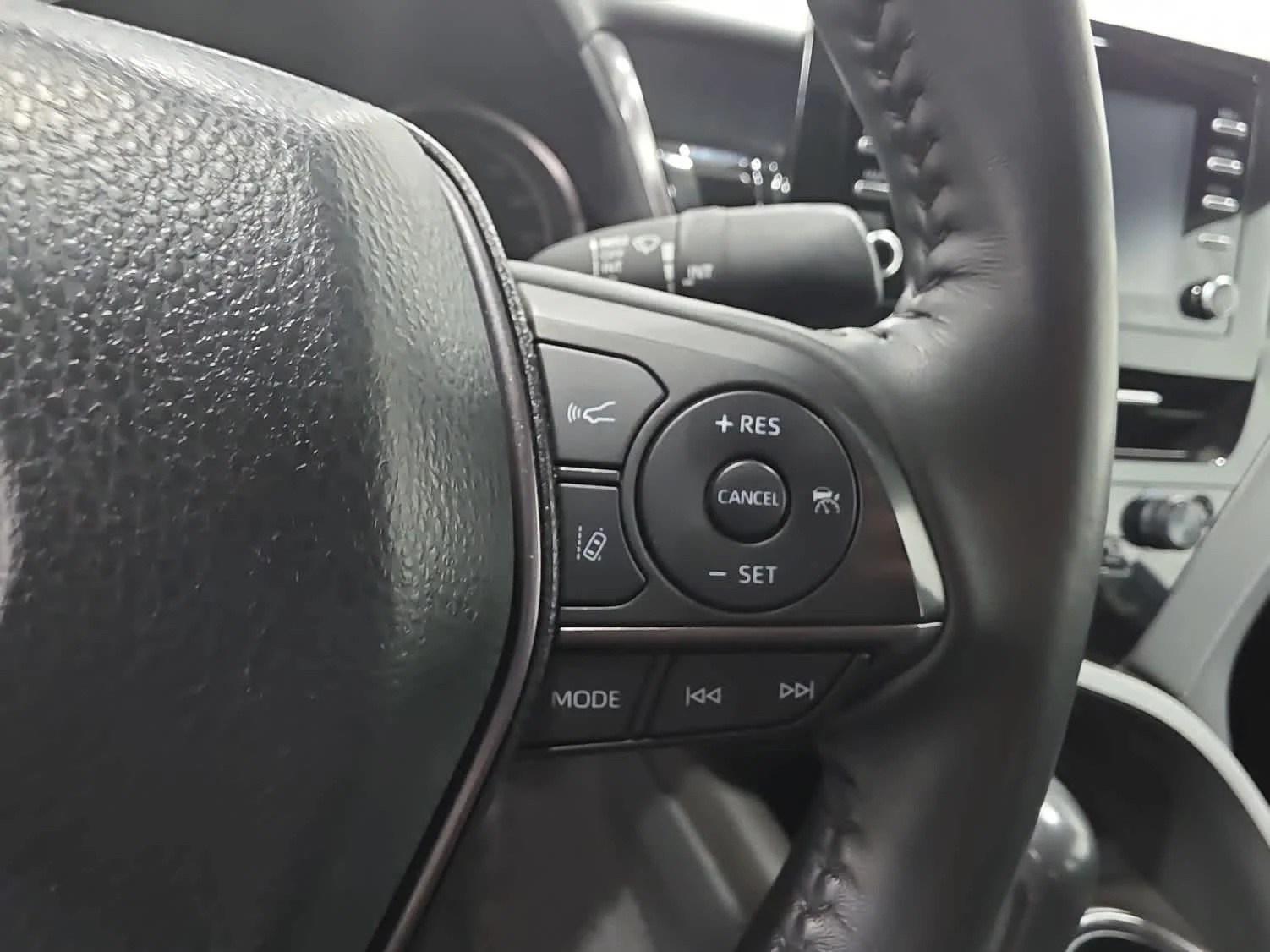 Used 2024 Blu/blue Toyota SE image 19