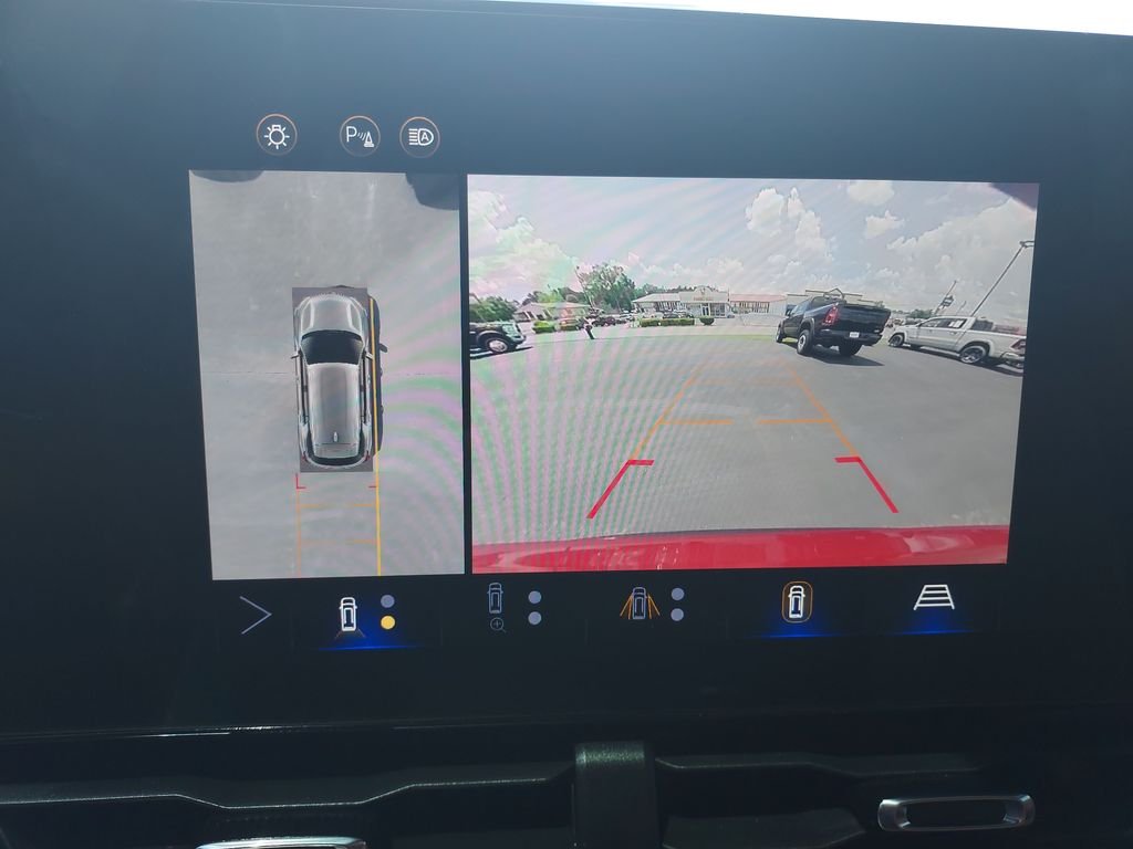 Used 2025 Red Chevrolet ACTIV image 23