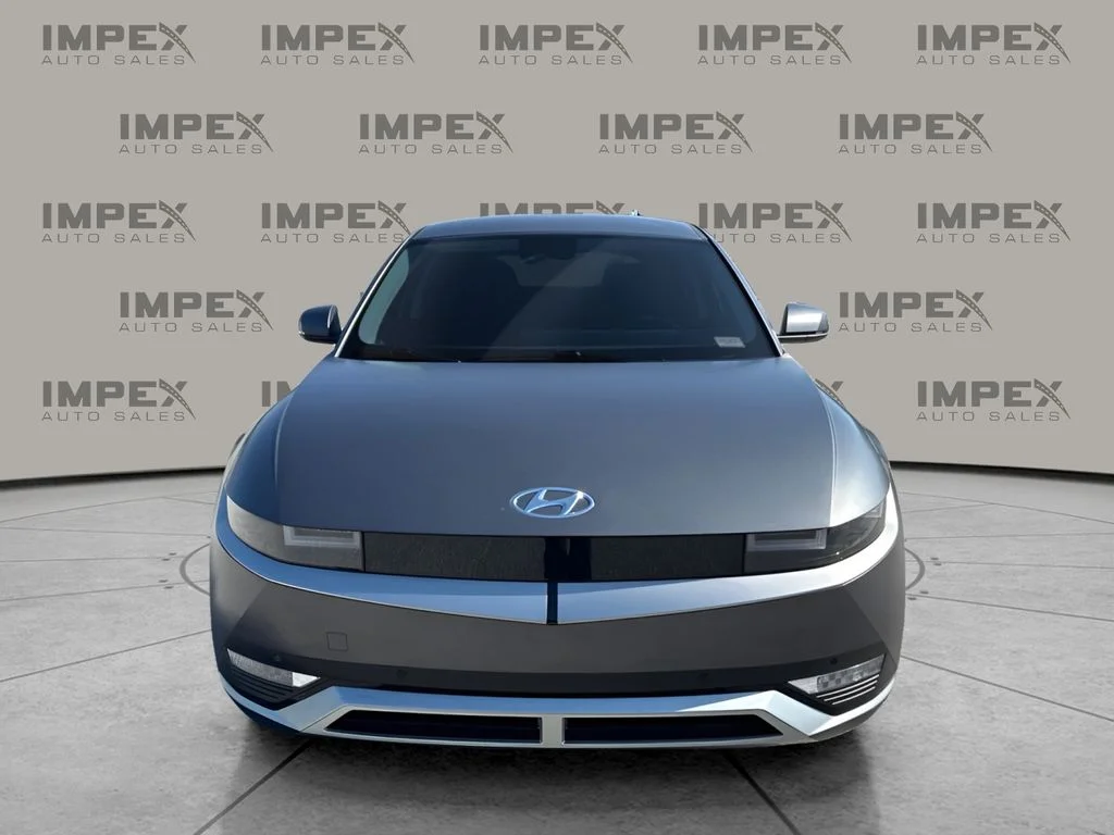 Used 2024 Gray Hyundai SEL image 8