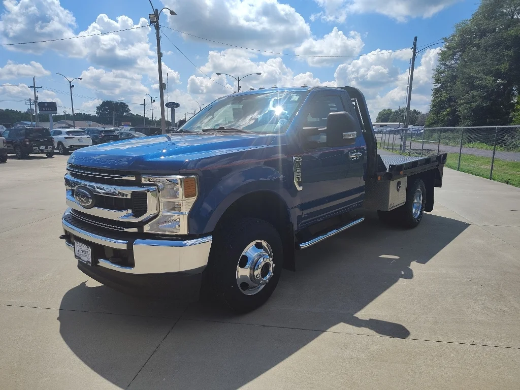 Used 2022 Atlas Blue Ford XLT image 2