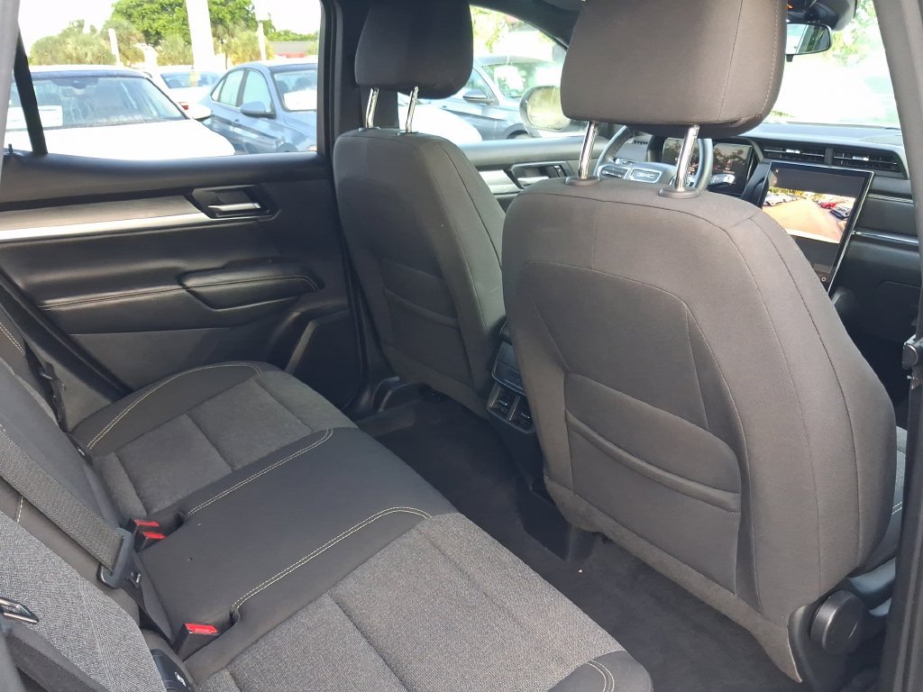 Used 2025 White GMC Elevation image 25