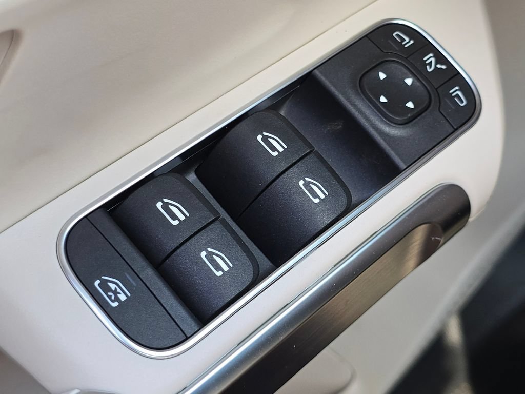 New 2026 Mountain Grey Metallic Mercedes-Benz GLB 250 image 65