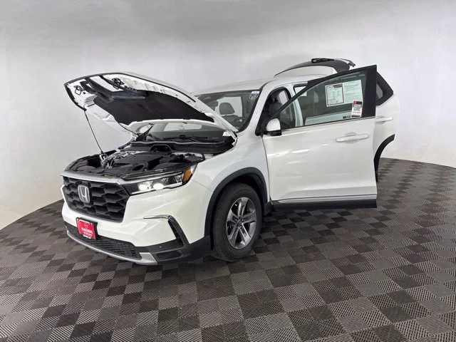 Used 2023 White Honda EX-L image 13