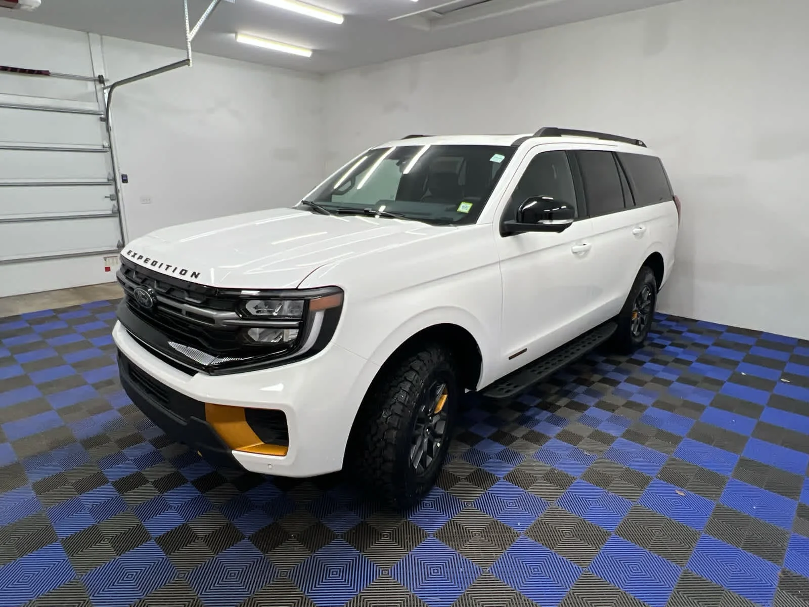 New 2026 Star White Metallic Tri-Coat Ford Tremor image 3