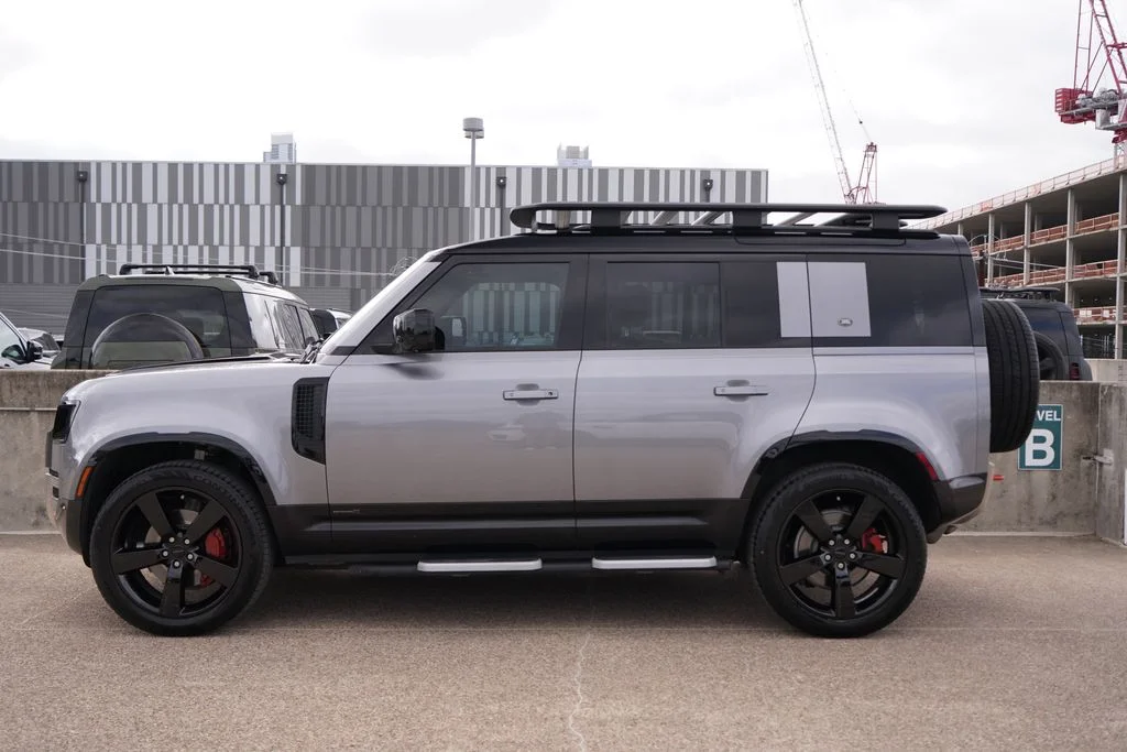 Used 2023 Gray Land Rover X image 5