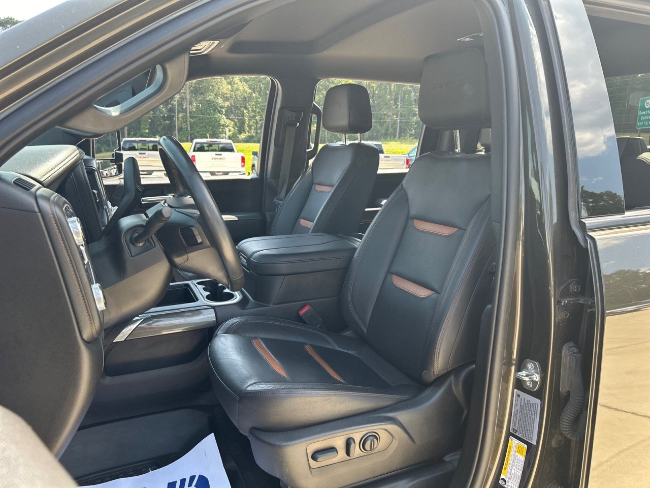 Used 2023 FOREST METALLIC GMC AT4 image 17
