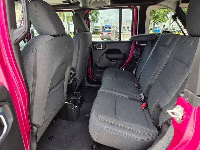New 2026 Tuscadero Pearlcoat Jeep Sport S image 12