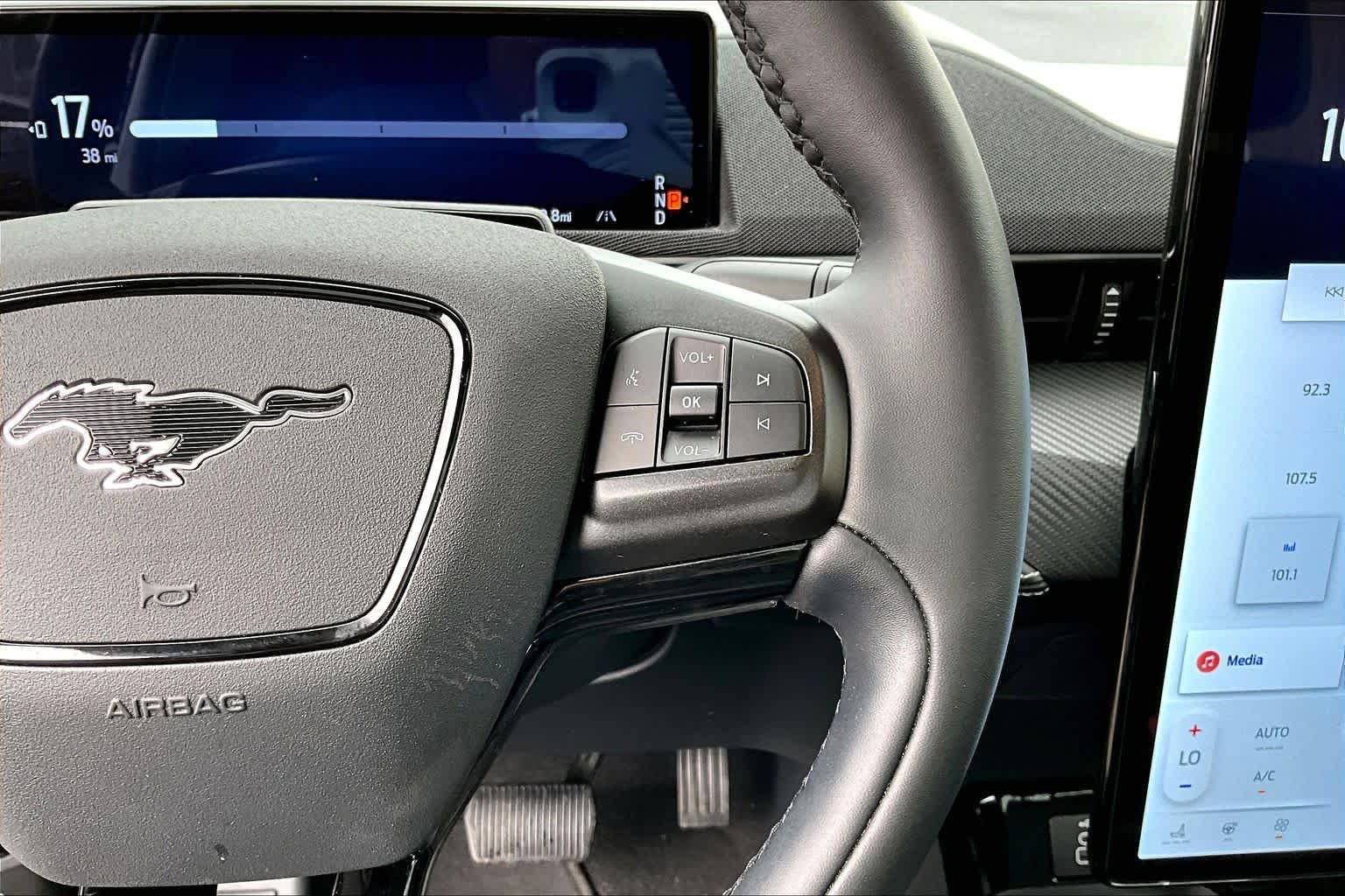 Used 2025 Desert Sand Ford Select image 27