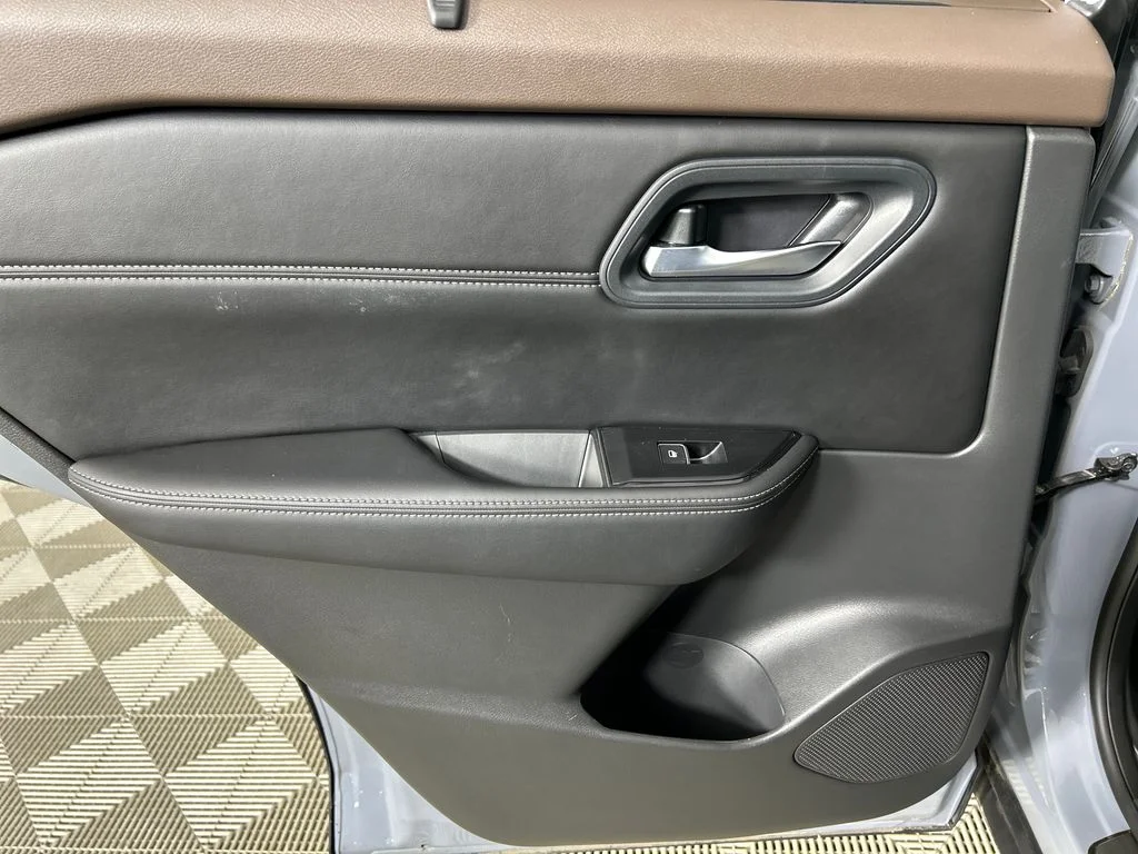 Used 2023 Gray Nissan SL image 16