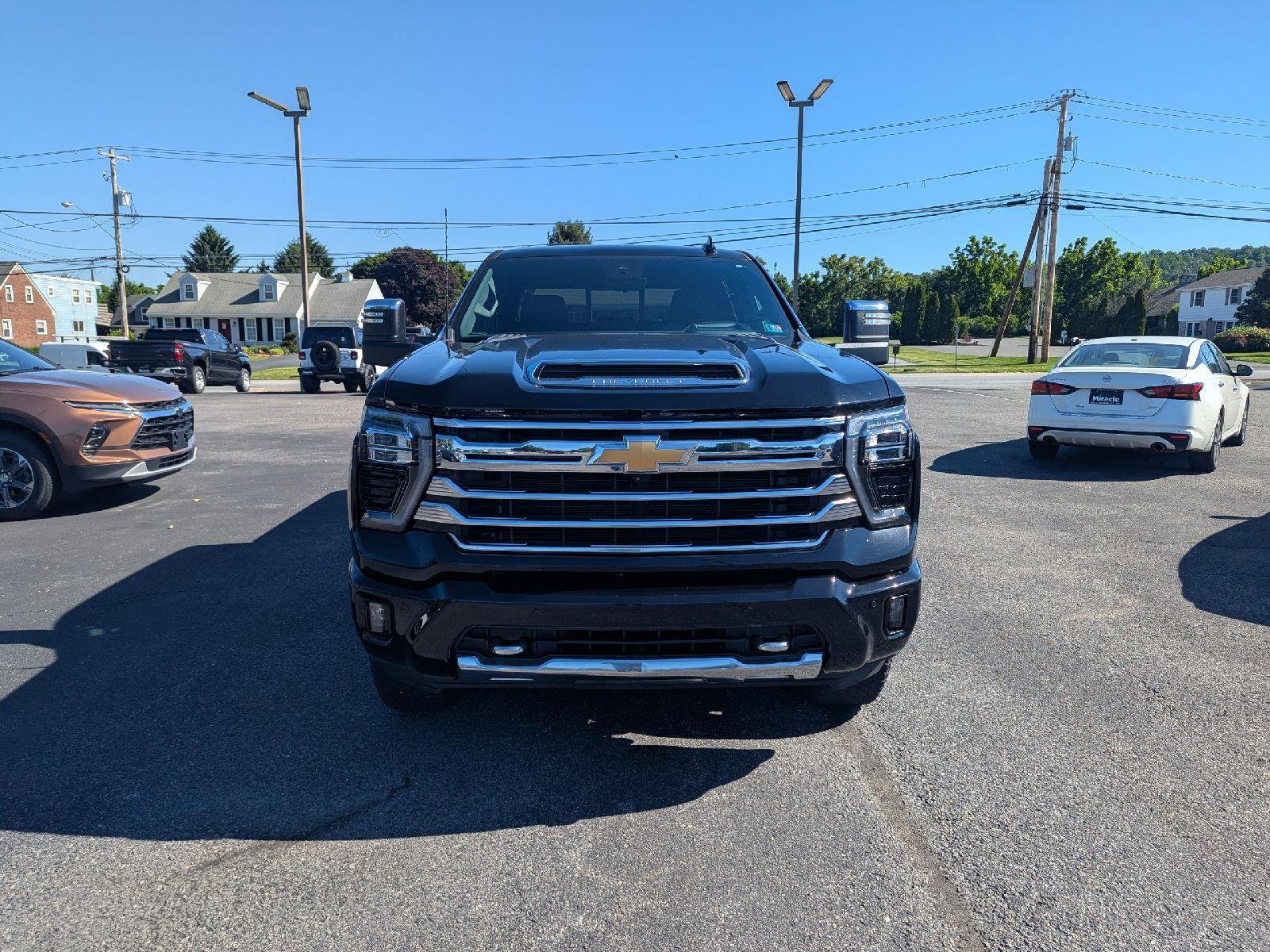 Used 2024 Black Chevrolet High Country image 2