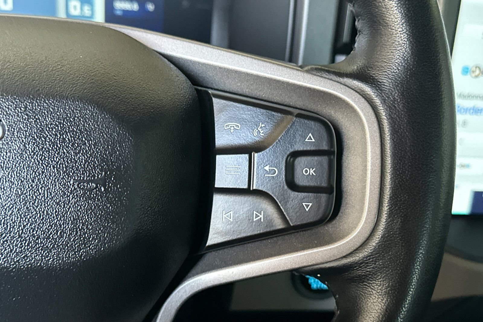 Used 2024 White Ford Wildtrak image 27