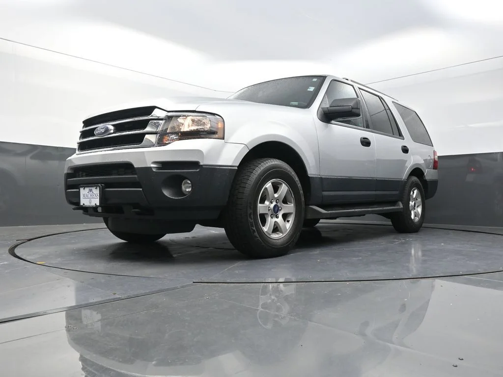 Used 2017 Silver Ford XL image 23
