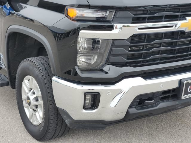 Used 2025 Black Chevrolet LT image 9