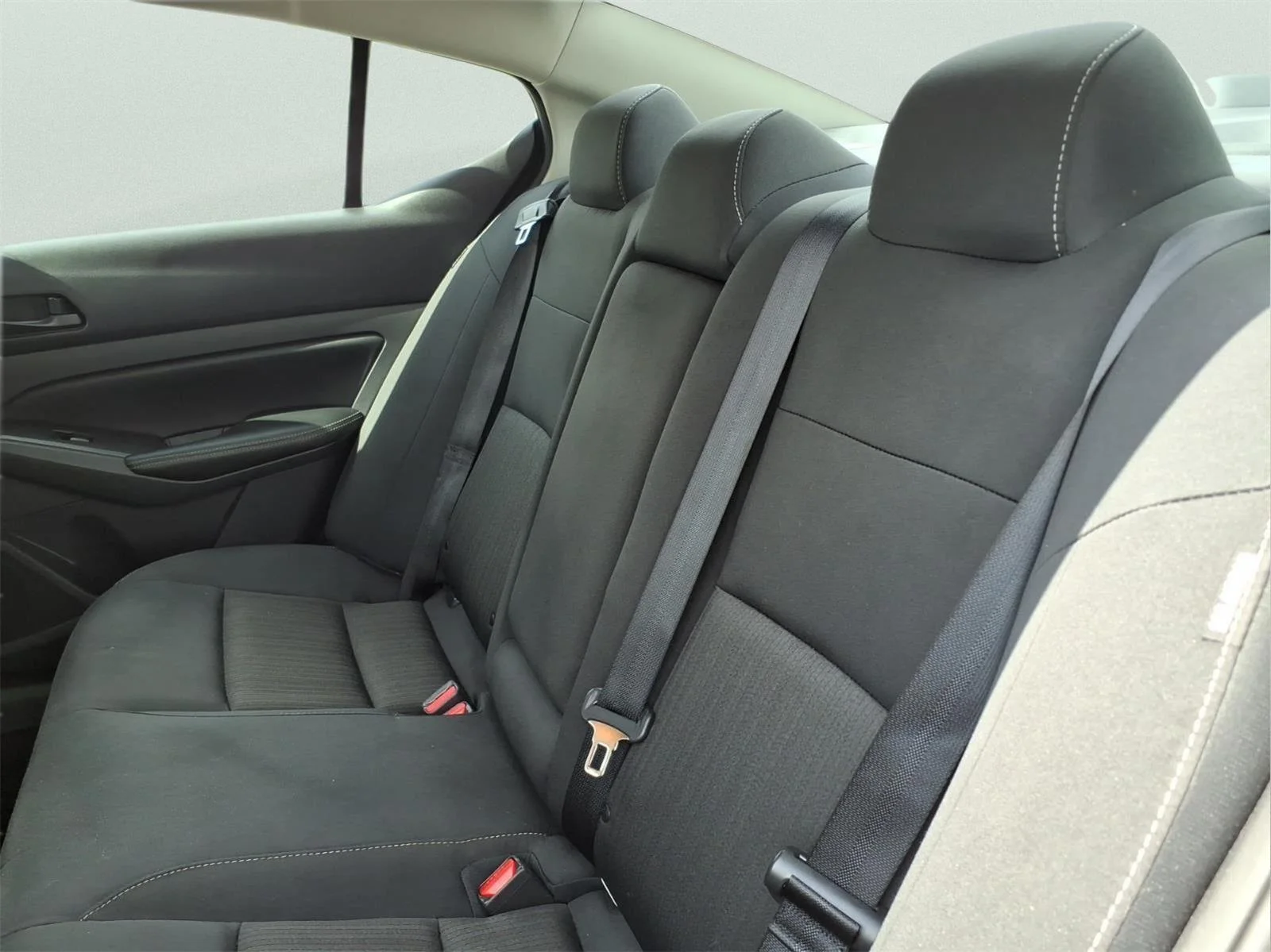 Used 2025 Glacier White Nissan SV image 11