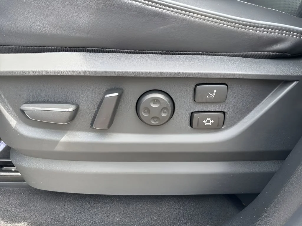 Used 2025 Blue INFINITI SENSORY image 11