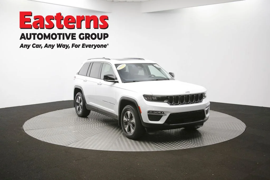 Used 2022 White Jeep 4xe image 45